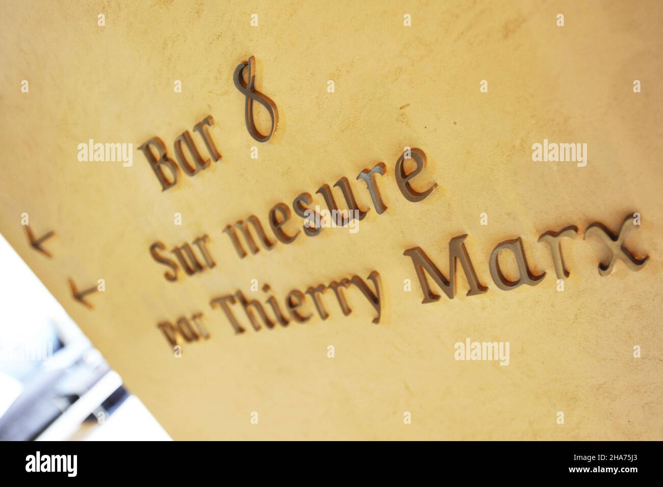 FRANCE.PARIS (75) 8TH ARRONDISSEMENT.HÔTEL MANDARIN ORIENTAL.LE CHEF THIERRY MARX EST À LA TÊTE DES DEUX RESTAURANTS DE L'HÔTEL, LE CAMELIA ET LE SUR-M. Banque D'Images