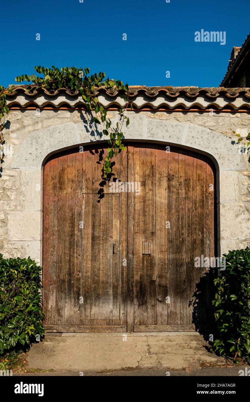 Ancienne porte de Grange en bois en France Banque D'Images