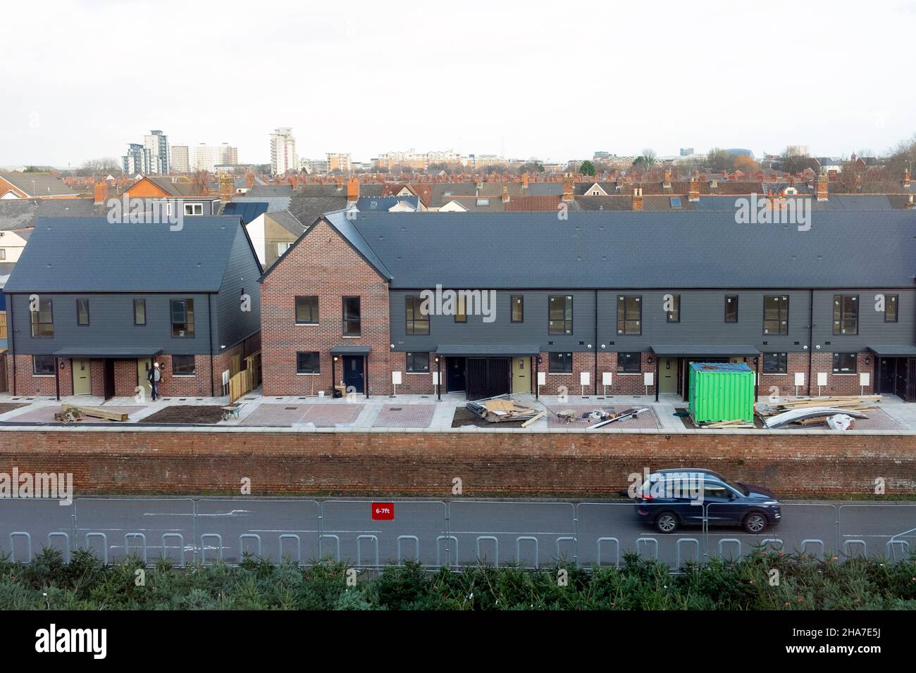 Nouvelle rangée maisons abordables maisons appartements à louer en construction Clive Lane près d'Ikea à Grangetown Cardiff pays de Galles Royaume-Uni Grande-Bretagne KATHY DEWITT Banque D'Images