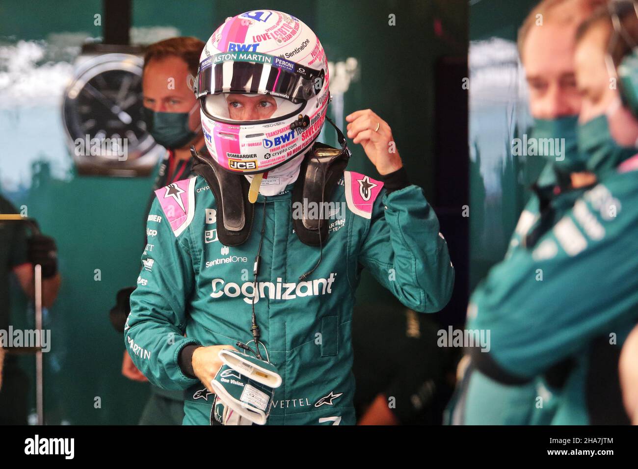 Sebastian Vettel (GER) Aston Martin F1 Team.11.12.2021. Championnat du monde de Formule 1, Rd 22, Grand Prix d'Abu Dhabi, circuit de Yas Marina, Abu Dhabi, Journée de qualification.Le crédit photo doit être lu : images XPB/Press Association. Banque D'Images