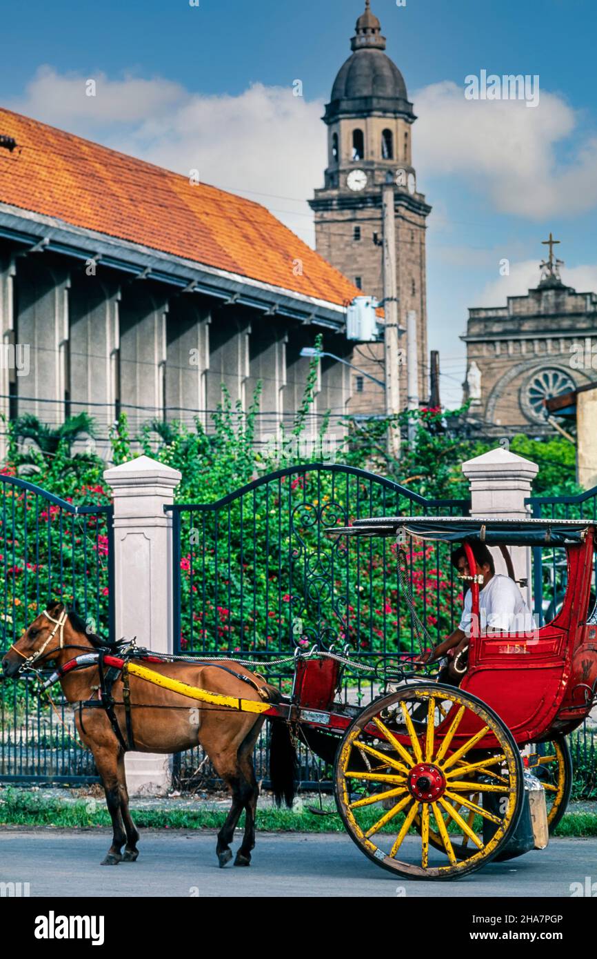 Kalesa et chauffeur, Intramuros, Manille, Philippines Banque D'Images