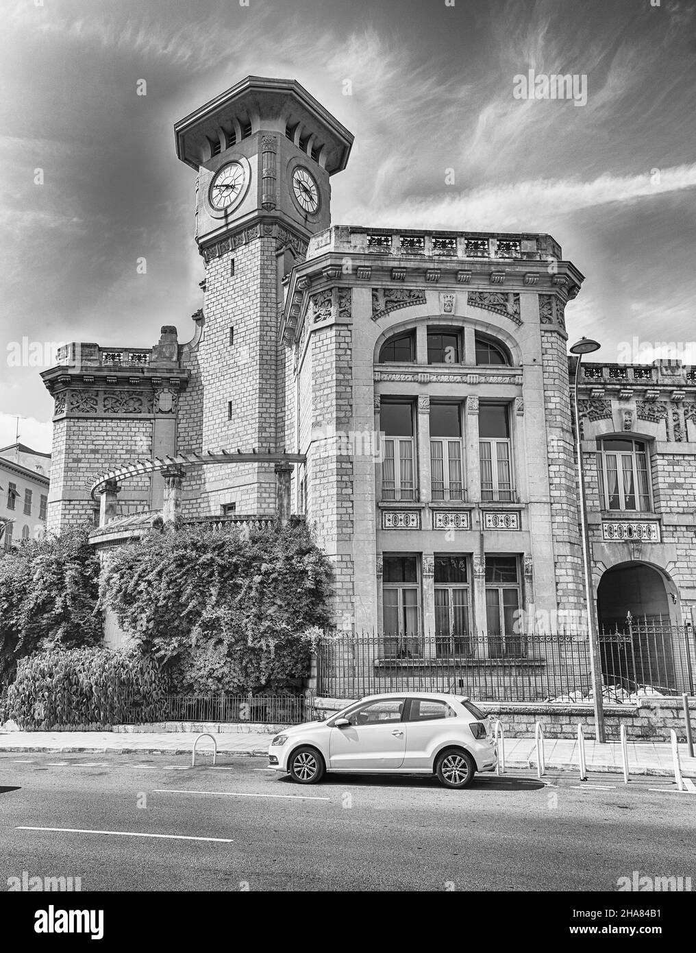 La belle architecture du Lycée Massena, bâtiment emblématique du centre-ville de Nice, Côte d'Azur, France Banque D'Images