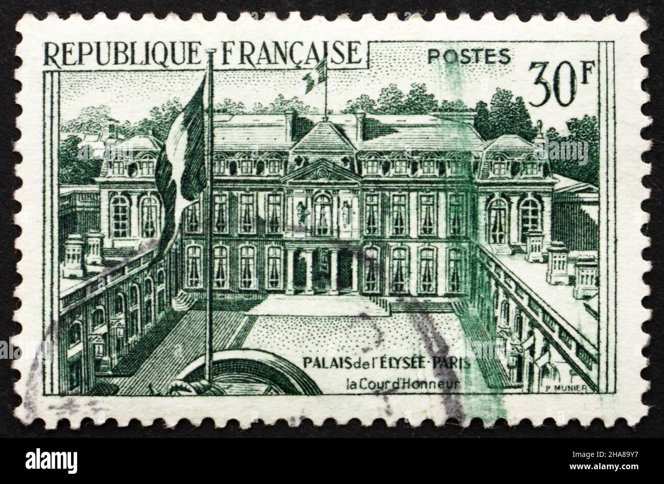 FRANCE - VERS 1959 : un timbre imprimé en France montre Elysee Palace, Résidence officielle du Président de la République française, Paris, France, cir Banque D'Images