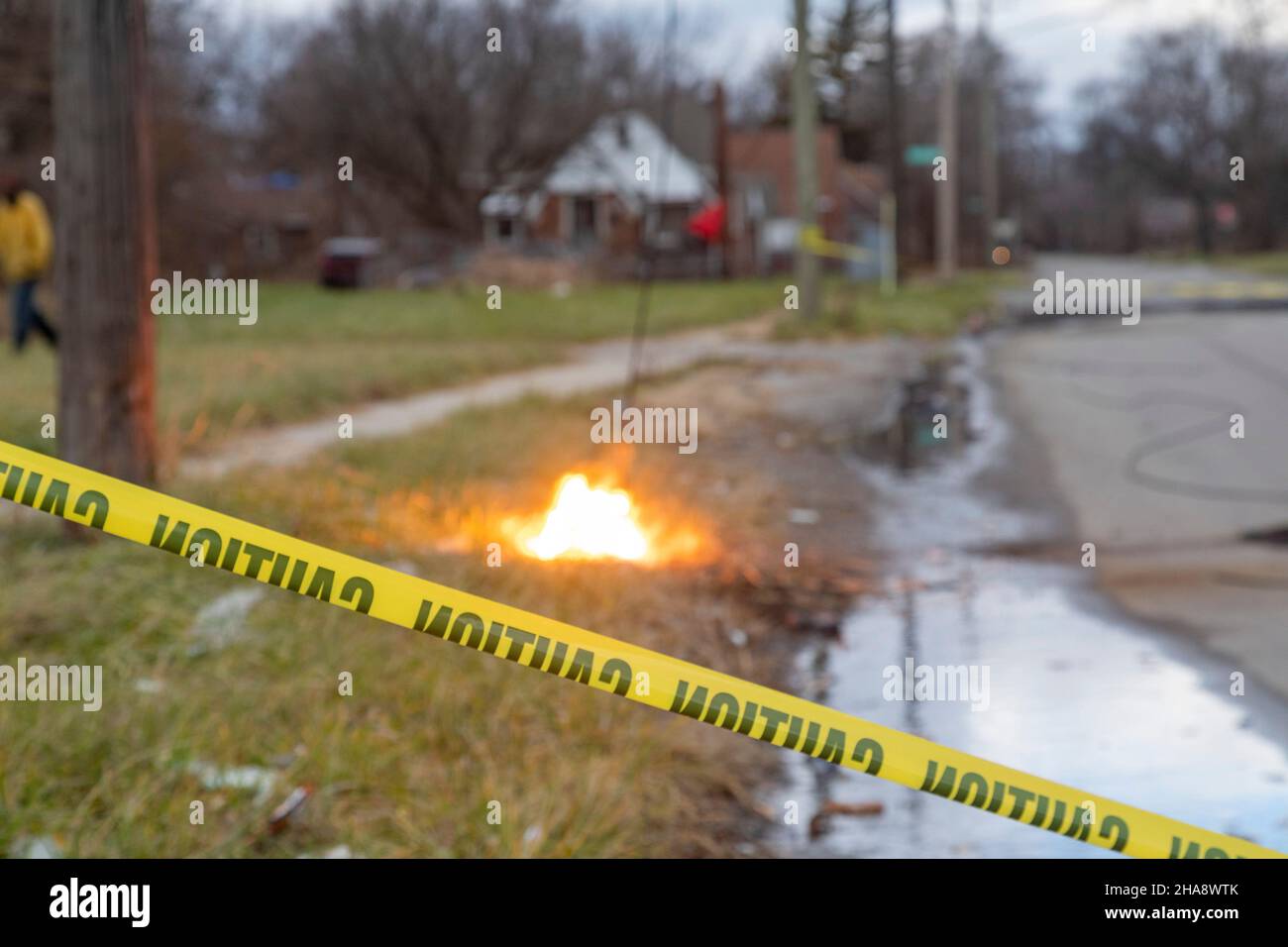 Detroit, Michigan, États-Unis.11th décembre 2021.Les vents qui soufflaient au-dessus de 60 miles par heure ont causé des coupures de courant et des coupures de courant importantes à Detroit et dans le sud-est du Michigan.Crédit : Jim West/Alay Live News Banque D'Images