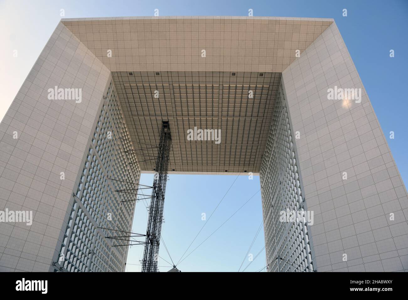 l-arche-de-la-d-fense-un-b-timent-majeur-paris-command-par-le