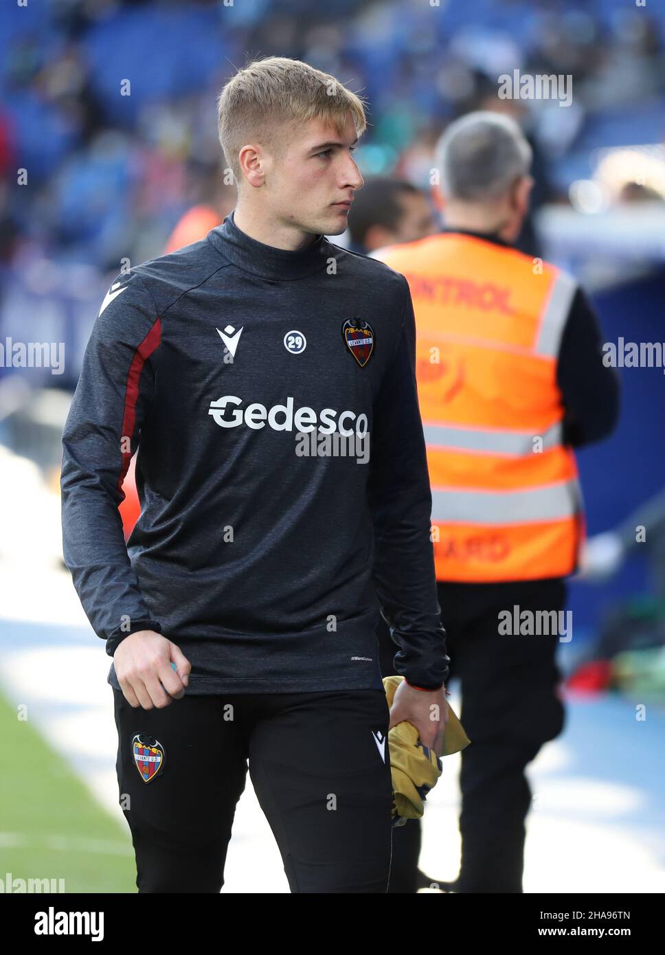 Sabadell, Barcelone, Espagne.11th décembre 2021.Barcelone Espagne 11.12.2021 Alex Cantero (Levante UD) regarde pendant la Liga Santander entre Espanyol et Levante UD au stade RCDE le 11 décembre 2021 à Barcelone.Crédit : Xavi Urgeles/ZUMA Wire/Alay Live News Banque D'Images