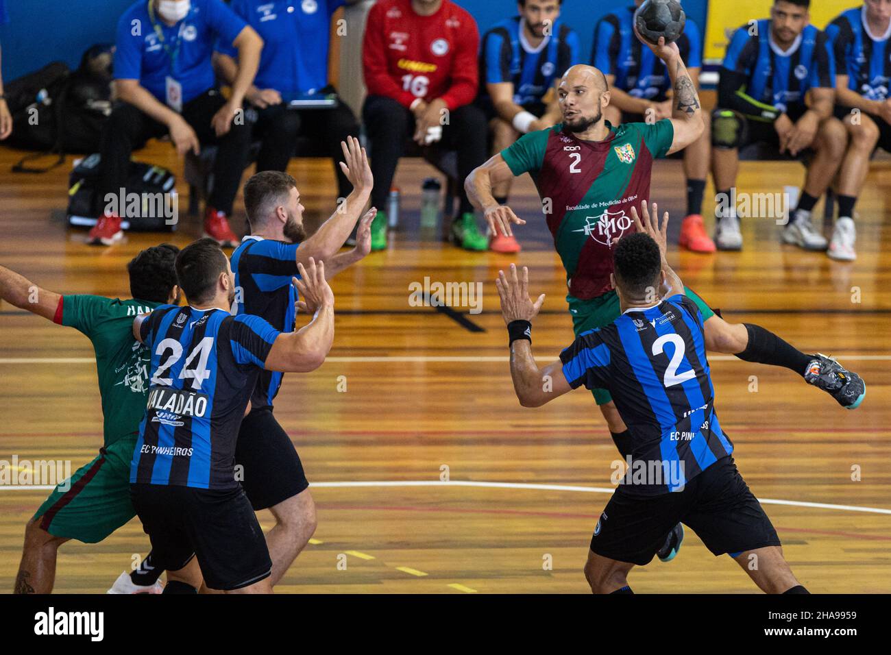 Arujá (SP), 11/12/2021 – Liga Nacional / Handebol - Partida entre Esporte Clube Pinheiros (SP) x Portugues (PE), pela fase final da Liga Nacional de H. Banque D'Images