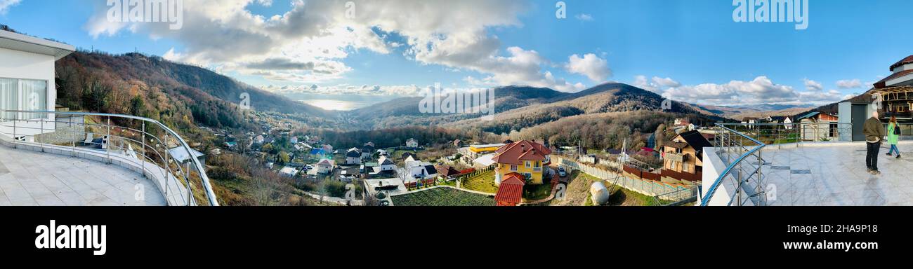 Un groupe de personnes sur une montagne Banque D'Images