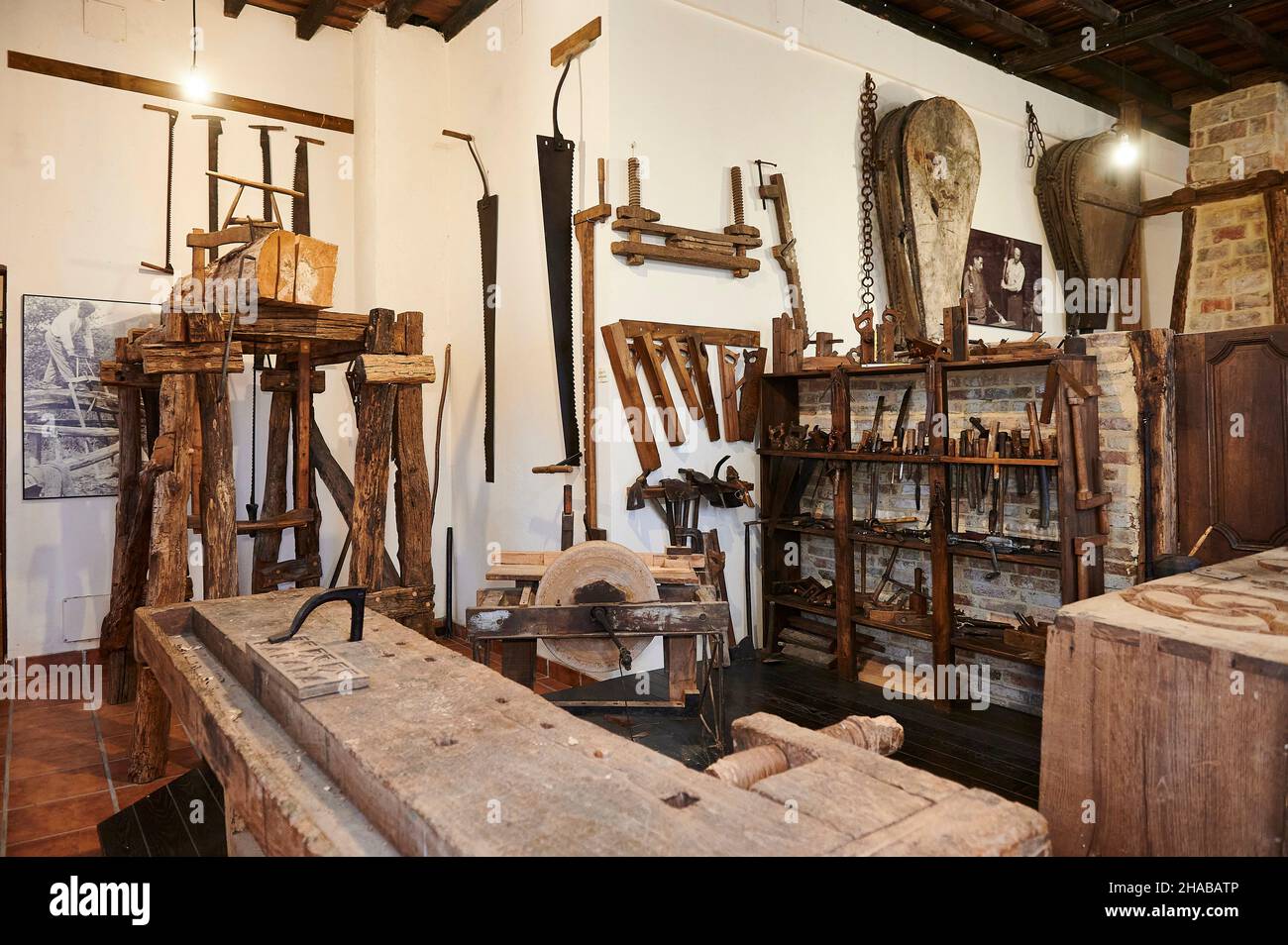 Ancien atelier de menuiserie dans le musée ethnographique Atziniega, Artziniega, Alava, pays Basque, Euskadi,Euskal Herria, Espagne, Europe Banque D'Images