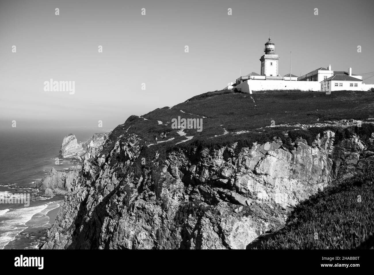 Vue sur le phare de Cabo da Roca.Sintra, Portugal.Photo en noir et blanc. Banque D'Images