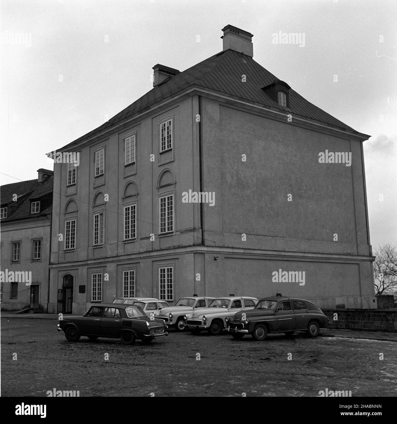 Varsovie, 1969-11.Pa³ac Œlubów pzy pl.Zamkowym na warszawskim Starym Mieœcie. mb PAP/Tadeusz ZagoŸdziñski Dok³adny dzieñ wydarzenia nieustalony.Varsovie, novembre 1969.Salle de mariage sur la place Zamkowy dans le quartier de la vieille ville de Varsovie. mb PAP/Tadeusz Zagozdzinski Banque D'Images