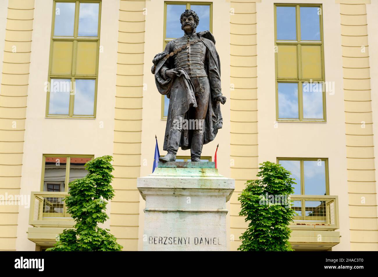 Statue de Berzsenyi Daniel à Szombathely, Hongrie, par une journée ensoleillée. Banque D'Images