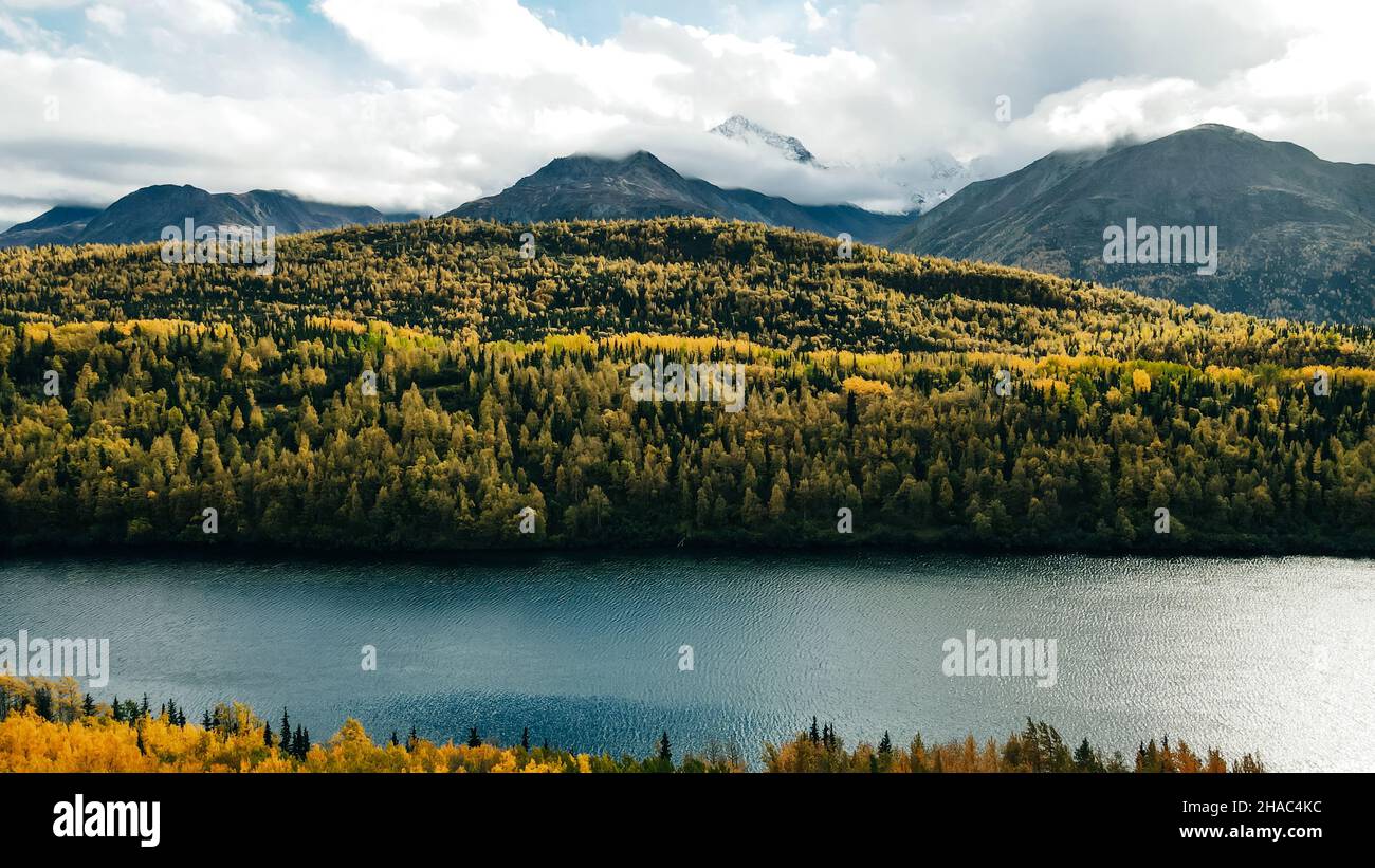 Rivière matanuska en automne, Alaska, états-unis.Photo de haute qualité Banque D'Images