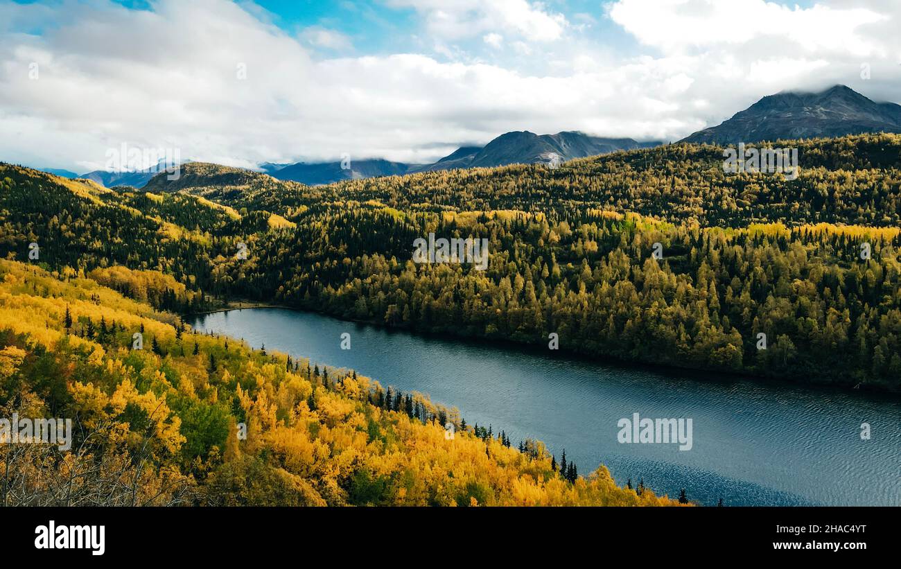 Rivière matanuska en automne, Alaska, états-unis.Photo de haute qualité Banque D'Images