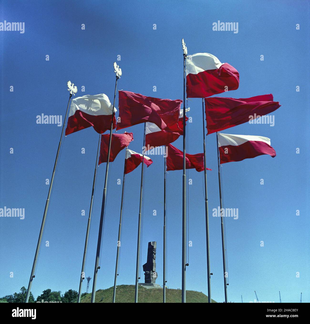 Gdañsk 07,1973.Pomnik Obroñców Wybrze¿a - pomnik W Gdañsku na Westerplatte, upamiêtniaj¹cy polskich obroñców wybrze¿a we wrzeœniu 1939 roku.NZ.Westerplatte prisée Narodowym Œwiêtem Odrodzenia Polski (Œwiêto 22 lipca). mta PAP/Krzysztof Kamiñski Dok³adny dzieñ wydarzenia nieustalony.Gdansk juillet 1973.Le monument de Coast Defenders - le monument à Gdansk à Westerplatte commémorant les défenseurs polonais de la côte en septembre 1939.Photo: Westerplatte à la veille de la restauration de la Pologne National Holiday (chute le 22 juillet). mta PAP/Krzysztof Kaminski Date de l'événement inconnue. Banque D'Images