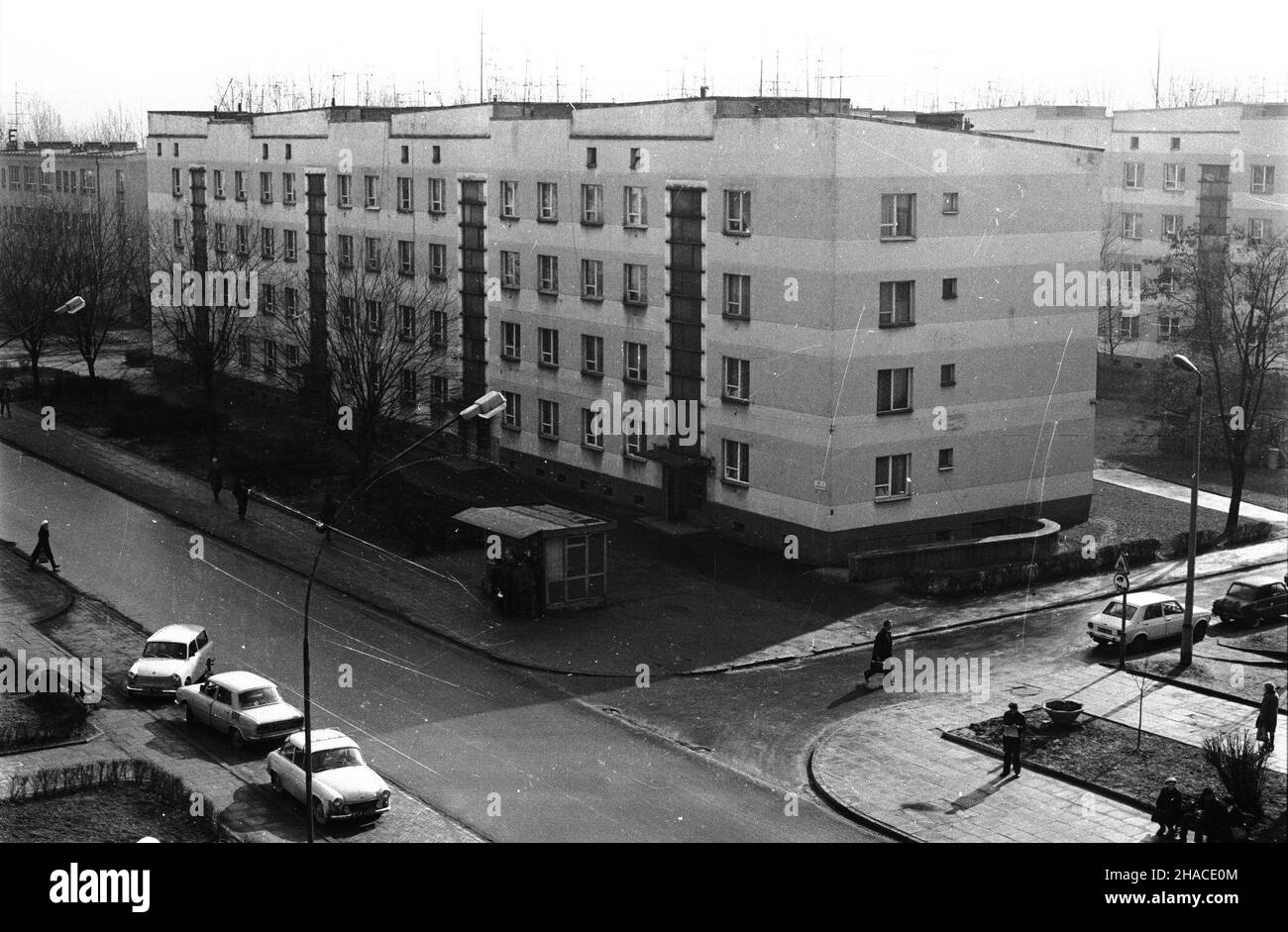 Nowy S¹cz, 1981-03-14.Blok mieszkalny W Nowym S¹czu. ij PAP/CAF/Stanis³aw MomotNowy Sacz, 14 mars 1981.Un bloc d'appartements à Nowy Sacz. ij PAP/CAF/Stanislaw Momot Banque D'Images