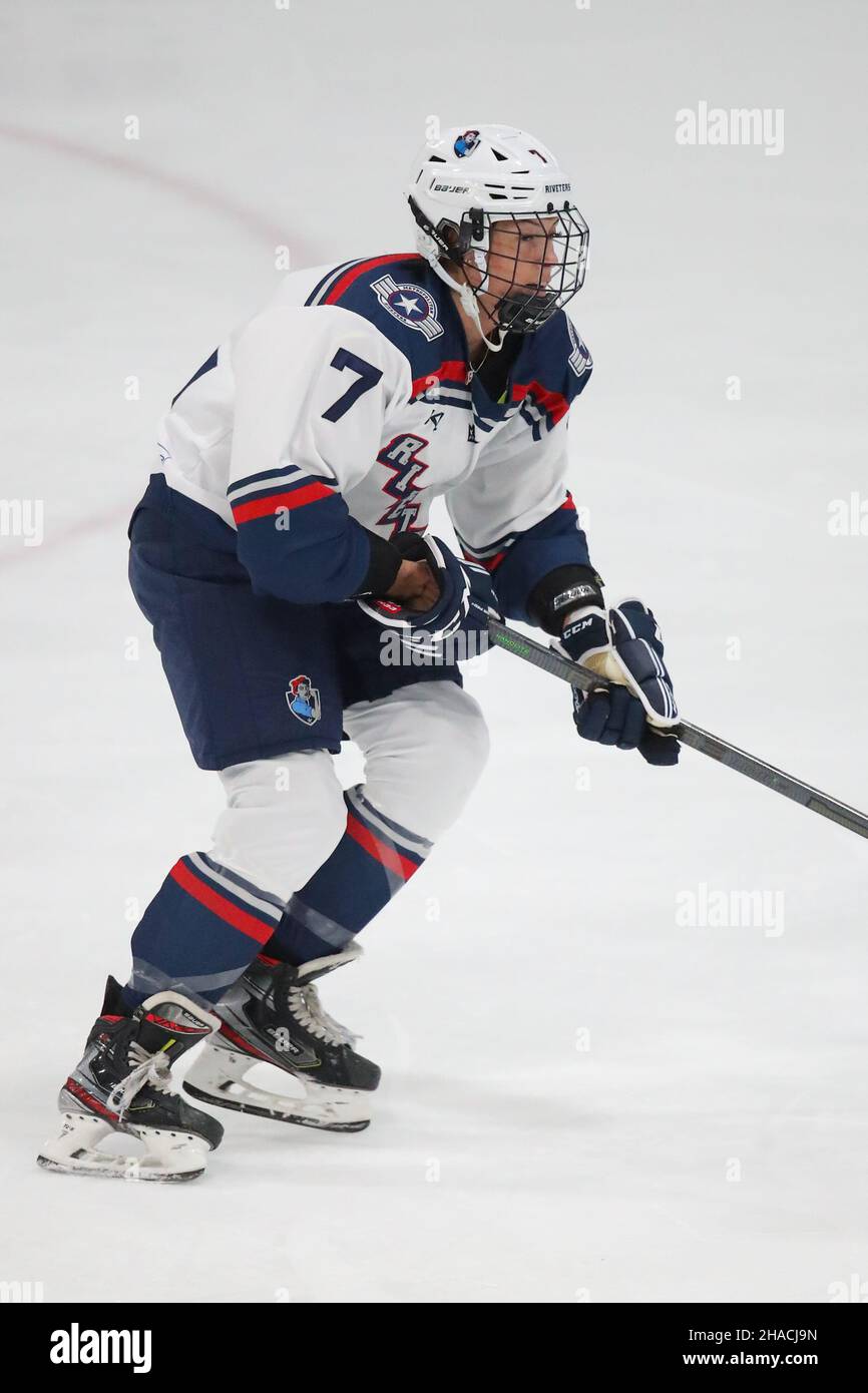 11 décembre 2021, Toronto Ontario, Canada, York Canlan Ice Arena - les six Toronto battez les riveters métropolitains 2-1 dans l'action de saison régulière de FSP.RAC Banque D'Images