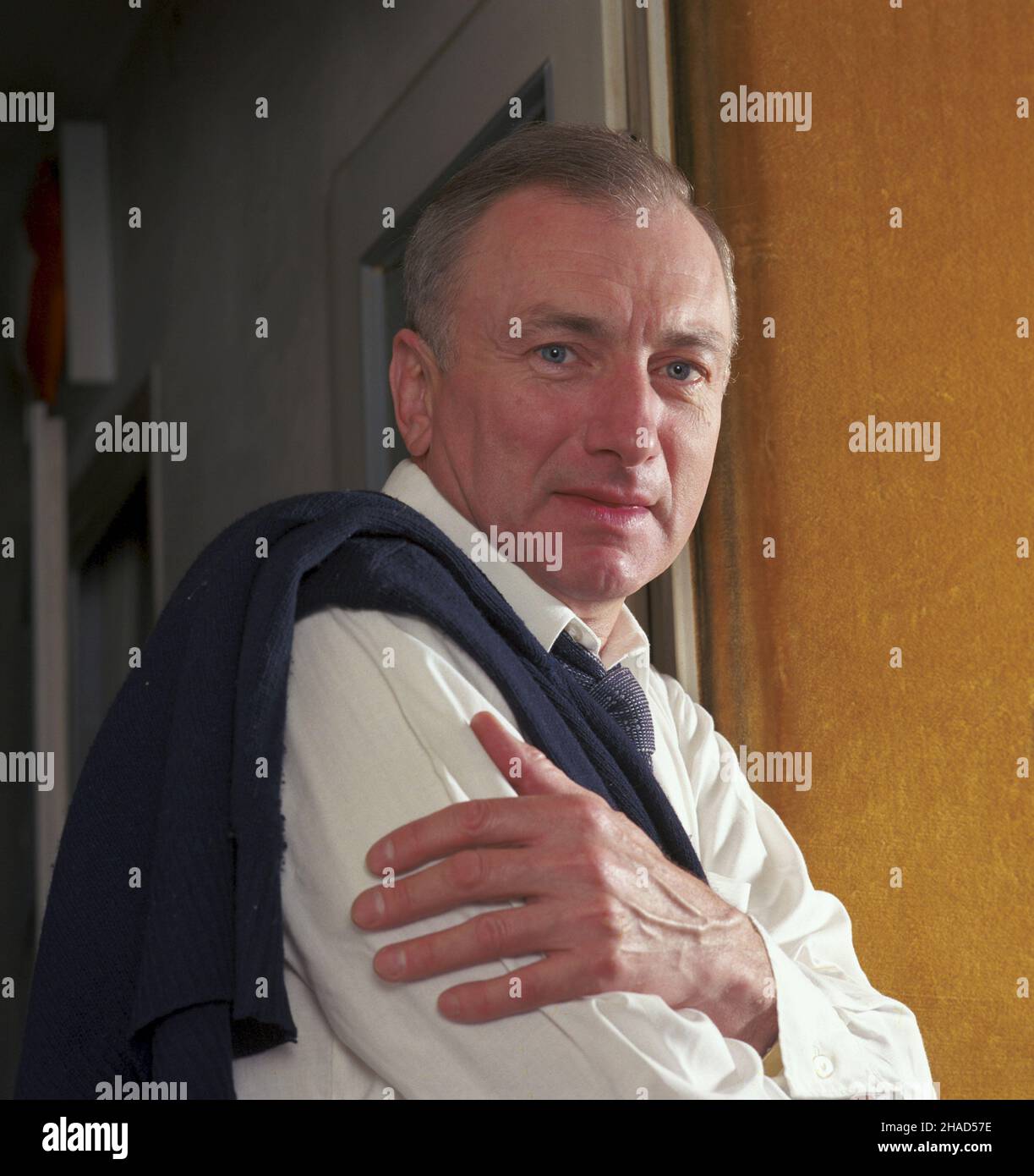 Varsovie 11,1987.Malarz, scenograf operowy i teatralny Andrzej Kreutz Majewski. mw PAP/Tomasz Pra¿mowski Dok³adny dzieñ wydarzenia nieustalony.Varsovie novembre 1987.Andrzej Kreutz Majewski, peintre, opéra et scénographe. mw PAP/Wojciech Krynski Tomasz Prazmowski Date exacte inconnue. Banque D'Images