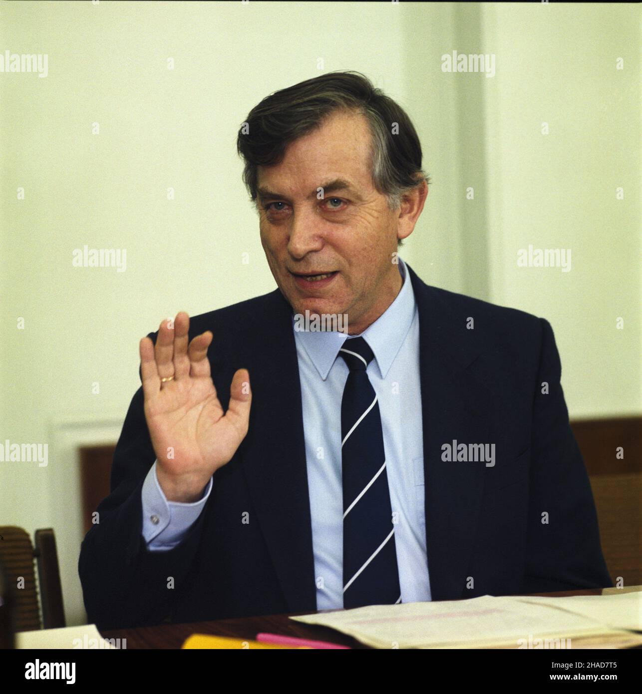 Varsovie 01,1989.Druga czêœæ X Plenum Komitetu Centralnego Polskiej Zjednoczonej Partii Robotnicze (KC PZPR) W dniach 16-18 stycznia.cz³onek Biura Politycznego KC PZPR Marian Orzechowski. Js PAP/Grzegorz RogiñskiVarsovie janvier 1989.La partie 2nd du Plénum 10th du Comité central du Parti des travailleurs Unis polonais (KC PZPR), le 16-18 janvier.Photo : membre du Bureau politique du KC PZPR Marian Orzechowski. Js PAP/Grzegorz Roginski Banque D'Images