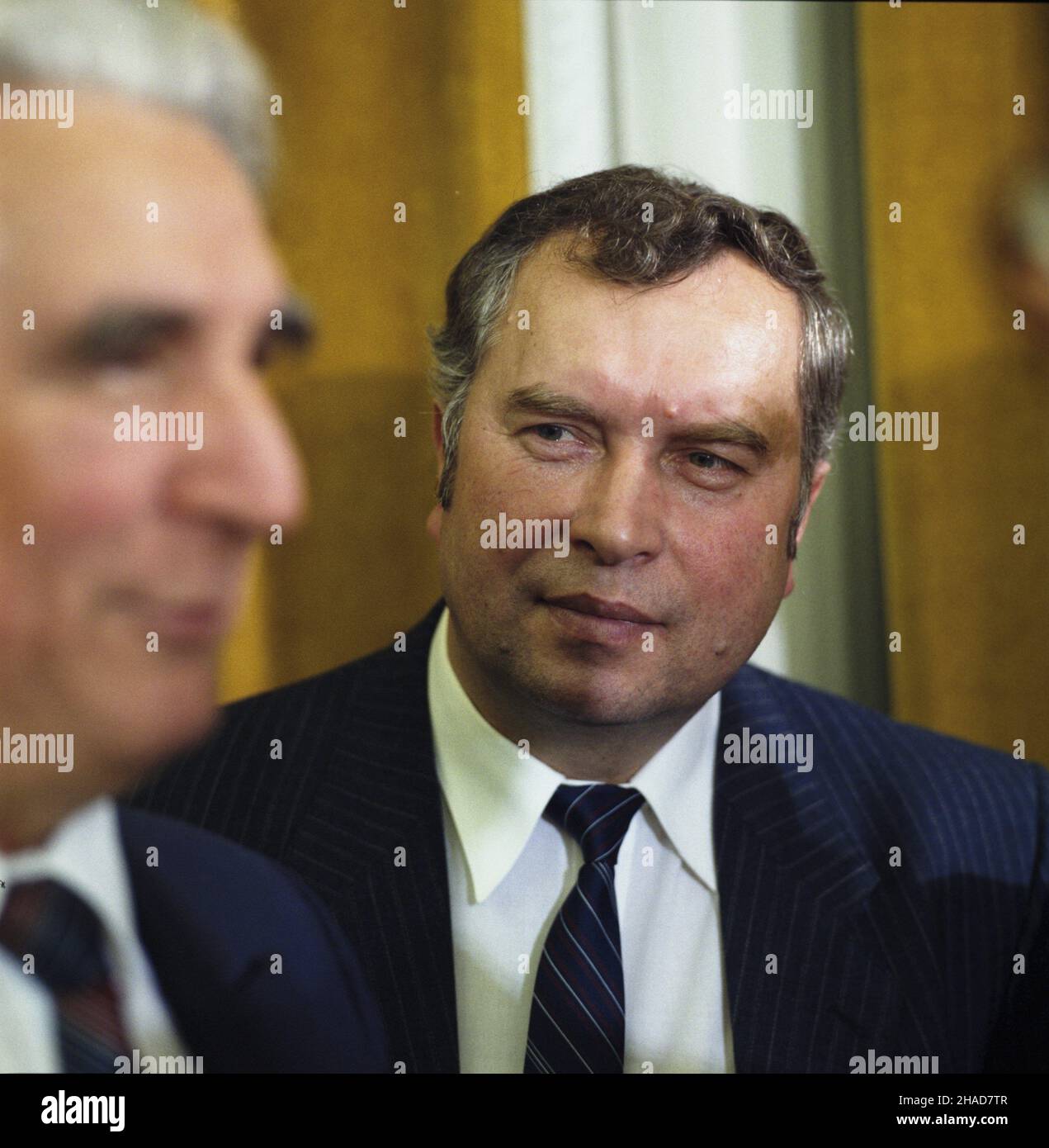 Varsovie 01,1989.Druga czêœæ X Plenum Komitetu Centralnego Polskiej Zjednoczonej Partii Robotnicze (KC PZPR) W dniach 16-18 stycznia.cz³onek Biura Politycznego KC PZPR Zdzis³aw Œwi¹tek. Js PAP/Grzegorz RogiñskiVarsovie janvier 1989.La partie 2nd du Plénum 10th du Comité central du Parti des travailleurs Unis polonais (KC PZPR), le 16-18 janvier.Photo : membre du Bureau politique du KC PZPR Zdzislaw Swiatek. Js PAP/Grzegorz Roginski Banque D'Images