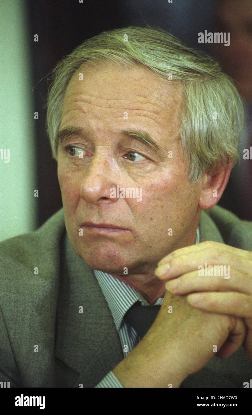 Varsovie 01,1989.Druga czêœæ X Plenum Komitetu Centralnego Polskiej Zjednoczonej Partii Robotnicze (KC PZPR) W dniach 16-18 stycznia.cz³onek Biura Politycznego KC PZPR Alfred Miodowicz. Js PAP/Tomasz Pra¿mowskiVarsovie janvier 1989.La partie 2nd du Plénum 10th du Comité central du Parti des travailleurs Unis polonais (KC PZPR), le 16-18 janvier.Photo : membre du Bureau politique du KC PZPR Alfred Miodowicz. Js PAP/Tomasz Prazmowski Banque D'Images