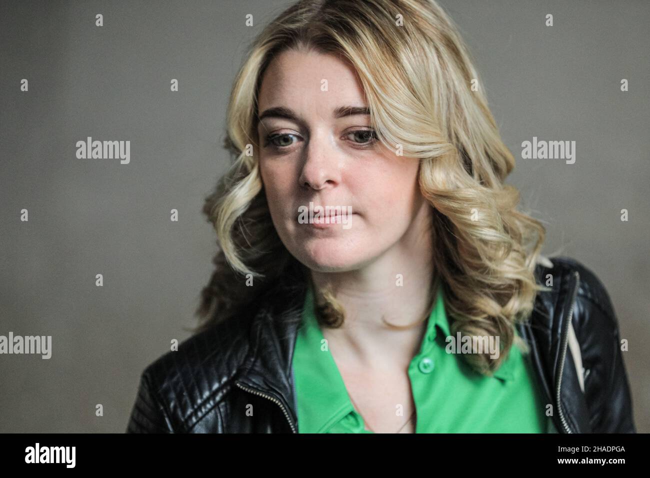 Londres, Royaume-Uni. 12 décembre 2021. Dehenna Davison, députée, politicienne du Parti conservateur, députée de Bishop Aukland depuis 2019, quitte aujourd'hui le siège de la BBC à Londres après une apparition au Andrew Marr Show. Davison co-anime également une émission diffusée le dimanche matin sur GB News. Crédit : Imageplotter/Alamy Live News Banque D'Images