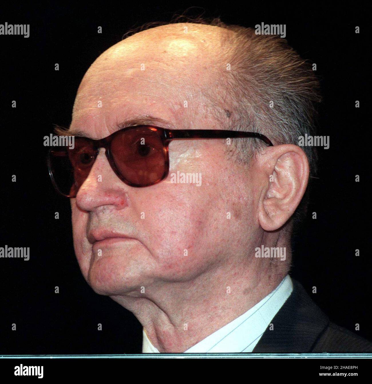 Varsovie, 07.02.1999.Wojciech Jaruzelski, szef Wojskowej Rady Ocalenia Narodowego, b. prezydent PRL i b. pierwszy prezydent III RP.(kru) PAP/Przemek WierzchowskiVarsovie, 07.02.1999.Le général Wojciech Jaruzelski, ancien militaire polonais et politicien de la République populaire de Pologne.(kru) PAP/Przemek Wierzchowski Banque D'Images