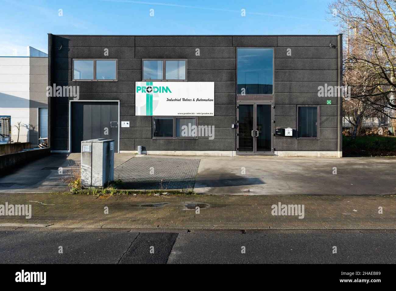 Neder-over-Heembeek, Bruxelles, Belgique - 12 11 2021: La société de vannes industrielles et d'automatisation Prodim Banque D'Images