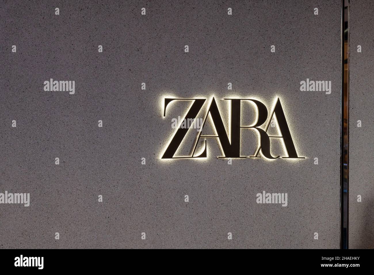 Édimbourg, Écosse - 20 novembre 2021 : le panneau pour Zara Store à Édimbourg. Banque D'Images