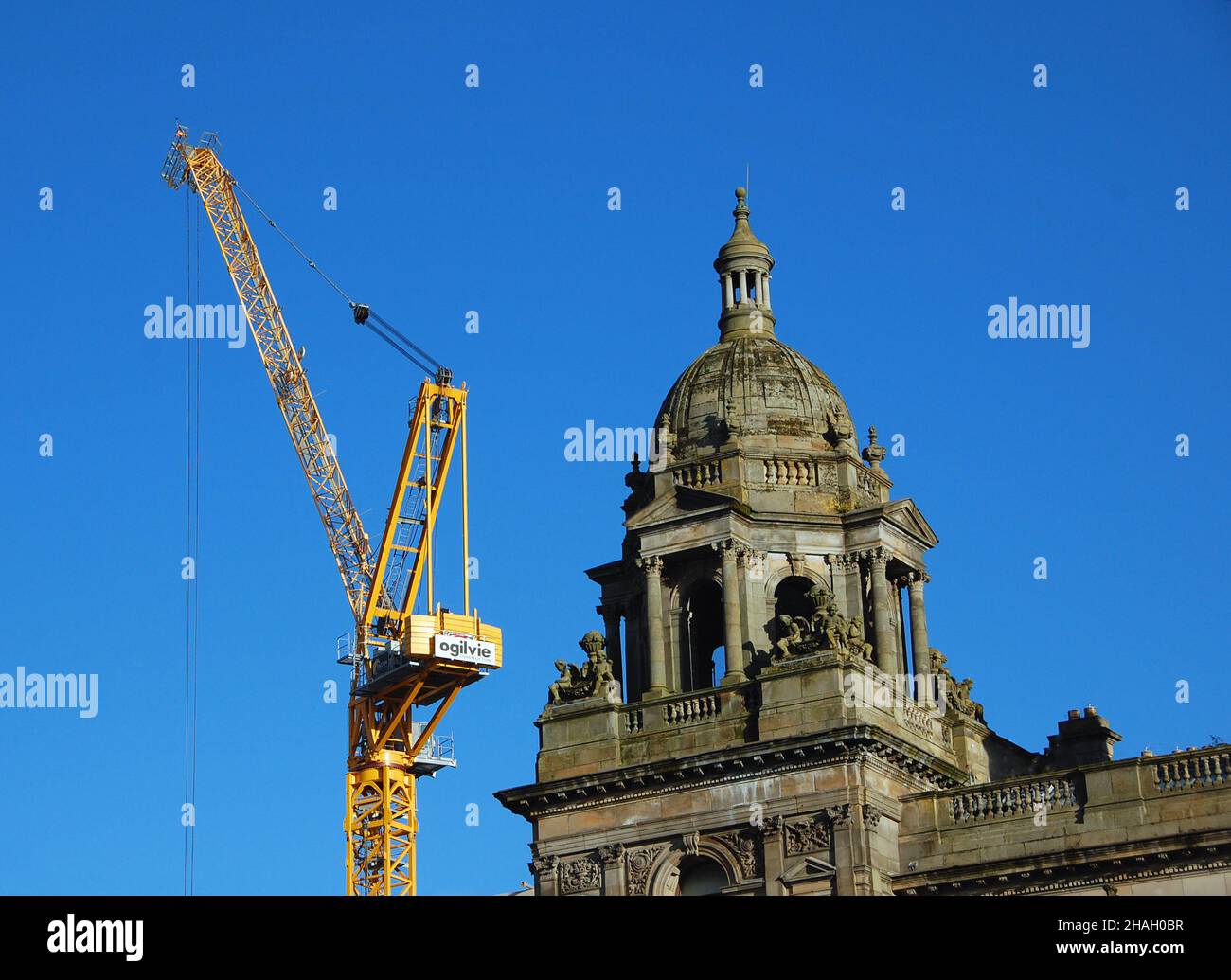 Grue à tour Ogilvie Construction.George Square, Glasgow, Écosse, Royaume-Uni, Europe. Banque D'Images