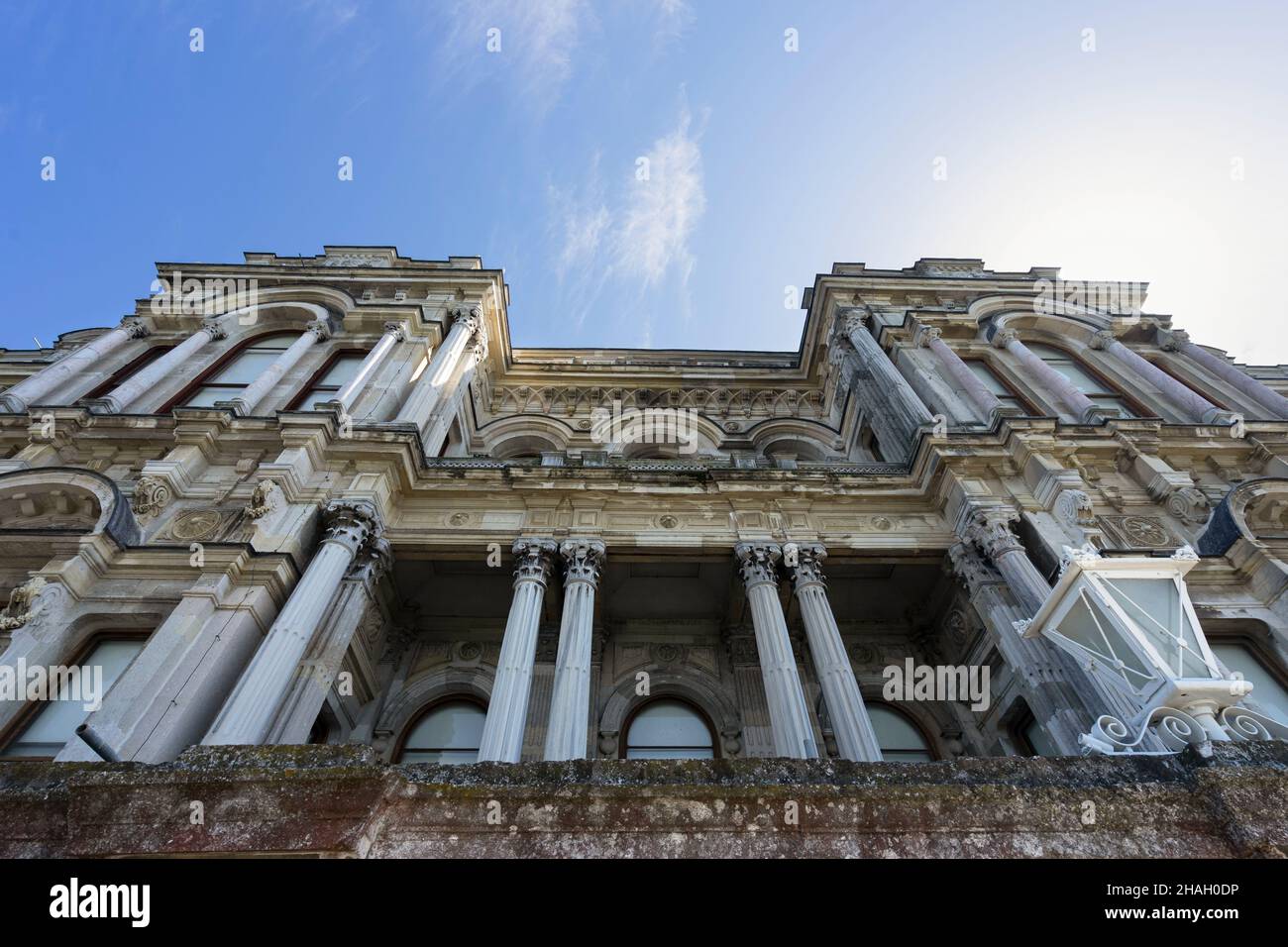 Palais Beylerbeyi à Istanbul.Le Palais Beylerbeyi est la résidence d'été des sultans ottomans sur les rives asiatiques du détroit du Bosphore à Istanbul. Banque D'Images
