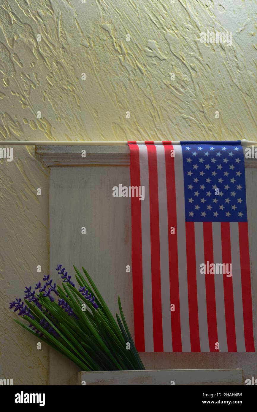 Boîte à Drapeau En Bois Triangle - Vitrine Murale Pour Drapeau Américain Ou Souvenir