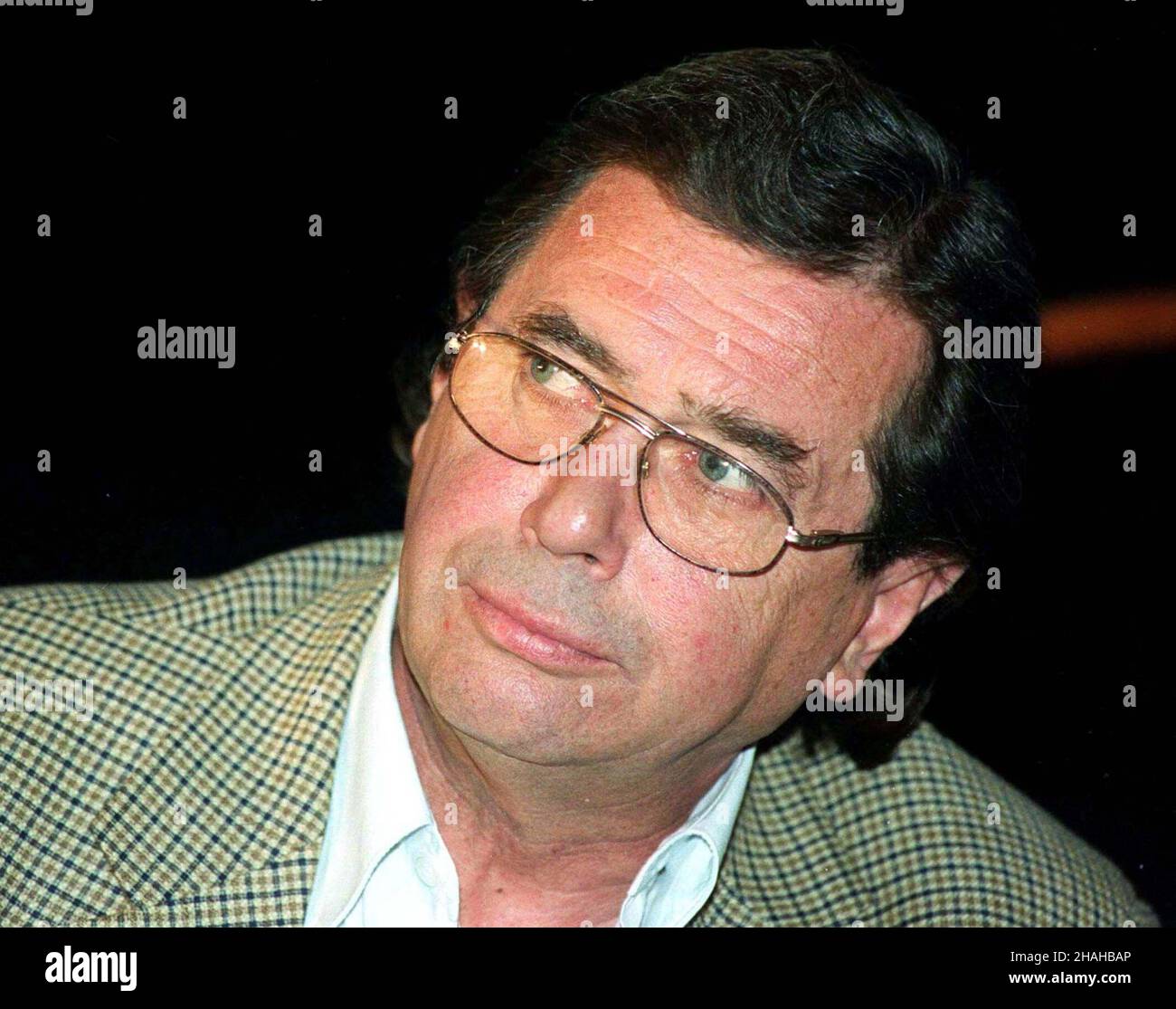 Varsovie, 07.06.2000.Janusz Gajos, aktor.(m.) PAP/Radek PietruszkaVarsovie, 07.06.2000.L'acteur polonais Janusz Gajos.(m.) PAP/Radek Pietruszka Banque D'Images