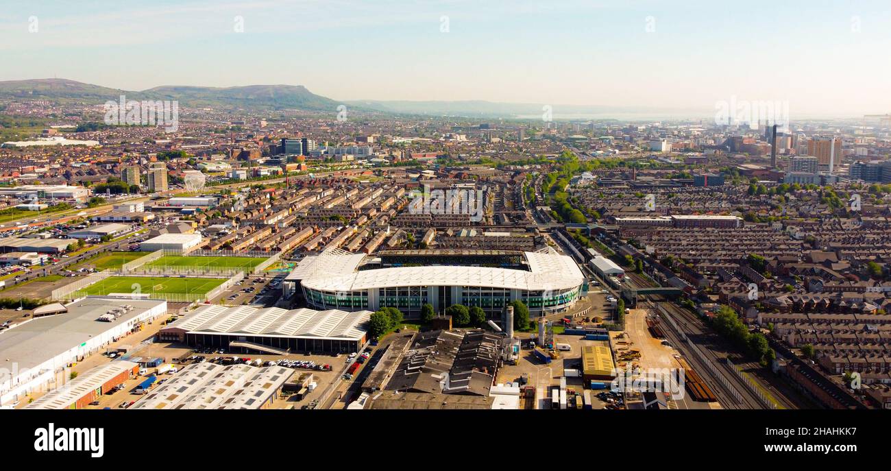 Vue aérienne du stade national de Windsor Park, Belfast.Siège de l'équipe nationale d'Irlande du Nord et du club Linfield de la Ligue irlandaise. Banque D'Images