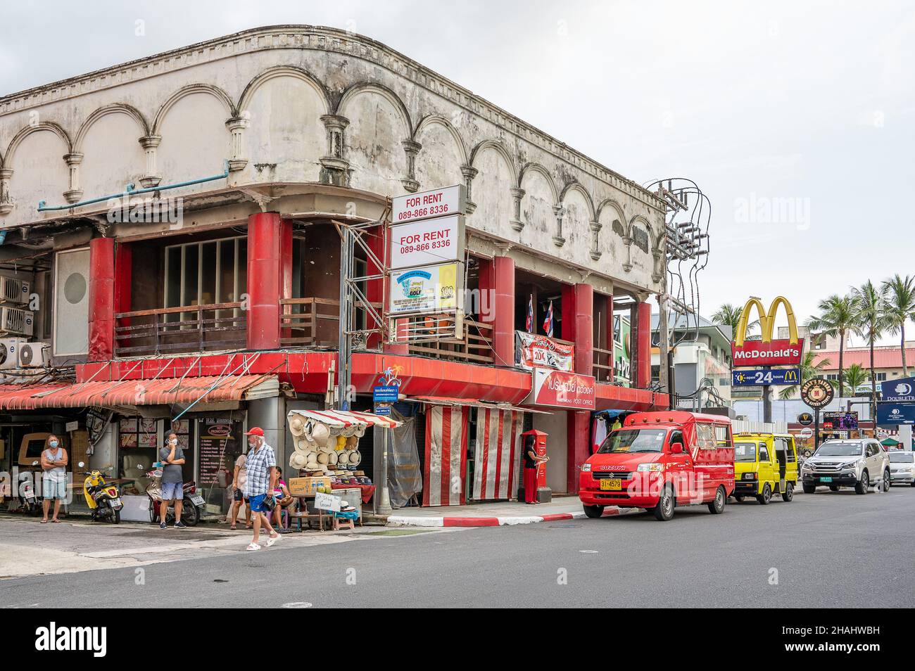 Scène urbaine de Patong et Thawewong Road pendant le pandemi covid-19.Patong est normalement l'une des destinations les plus fréquentées de Phuket, en Thaïlande. Banque D'Images