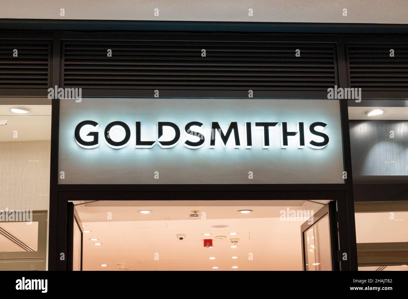 Édimbourg, Écosse - 20 novembre 2021 : le panneau pour le magasin Goldsmiths à Édimbourg. Banque D'Images