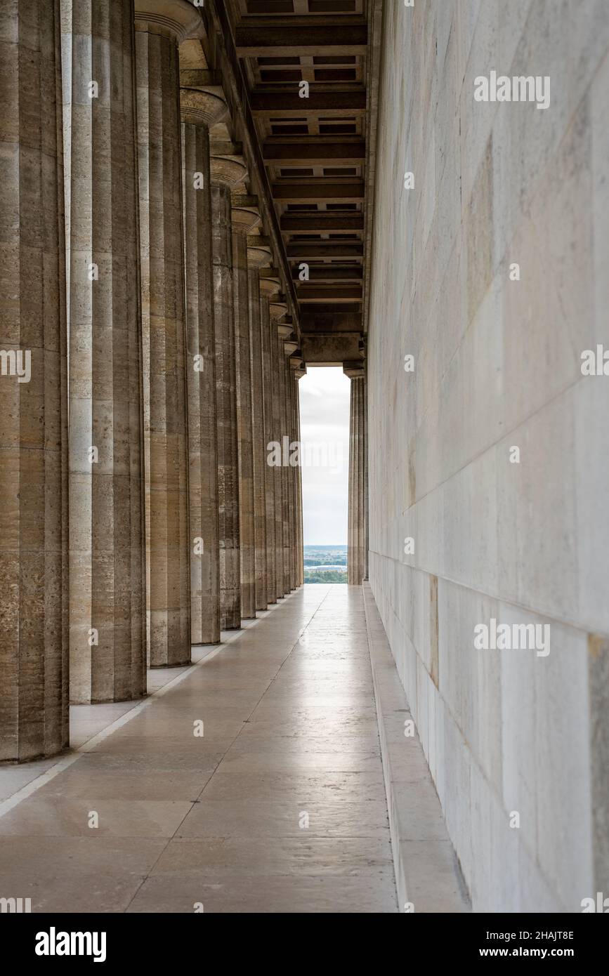 Walhalla Monument près de Regensburg dans la conception d'un temple grec, Bavière, Allemagne Banque D'Images