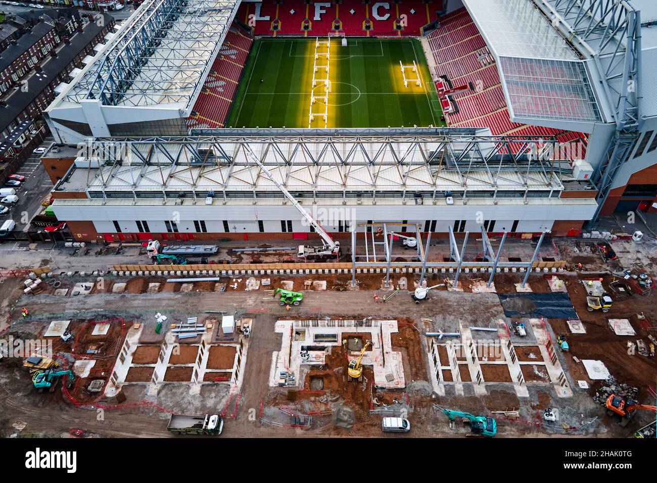 Liverpool, Merseyside, Royaume-Uni - décembre 02 2021.Une vue aérienne générale du site de construction d'Anfield Road au stade Anfield du Liverpool football Club, en tant que contre Banque D'Images