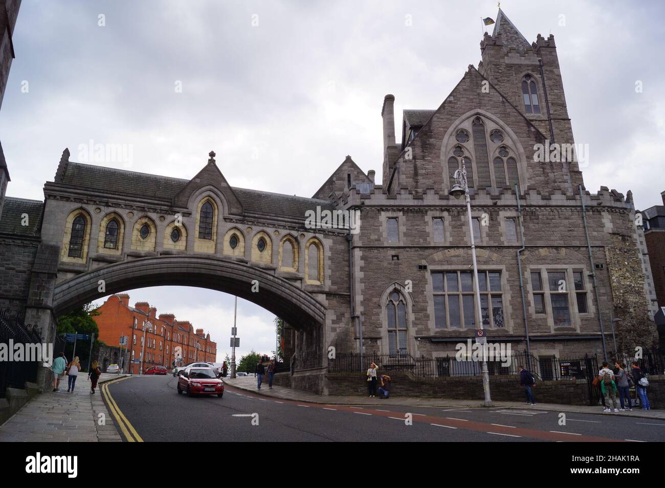 Dublin, Irlande : vue sur la cathédrale Christ Church et la passerelle couverte Banque D'Images