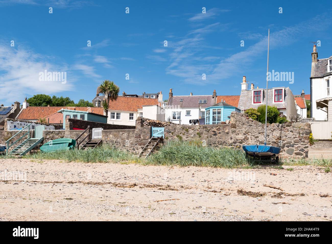 Maison à Vendre écosse Bord De Mer Lower Largo - maisons en bord de mer avec jardins menant à la plage - Fife,  Écosse, Royaume-Uni Photo Stock - Alamy