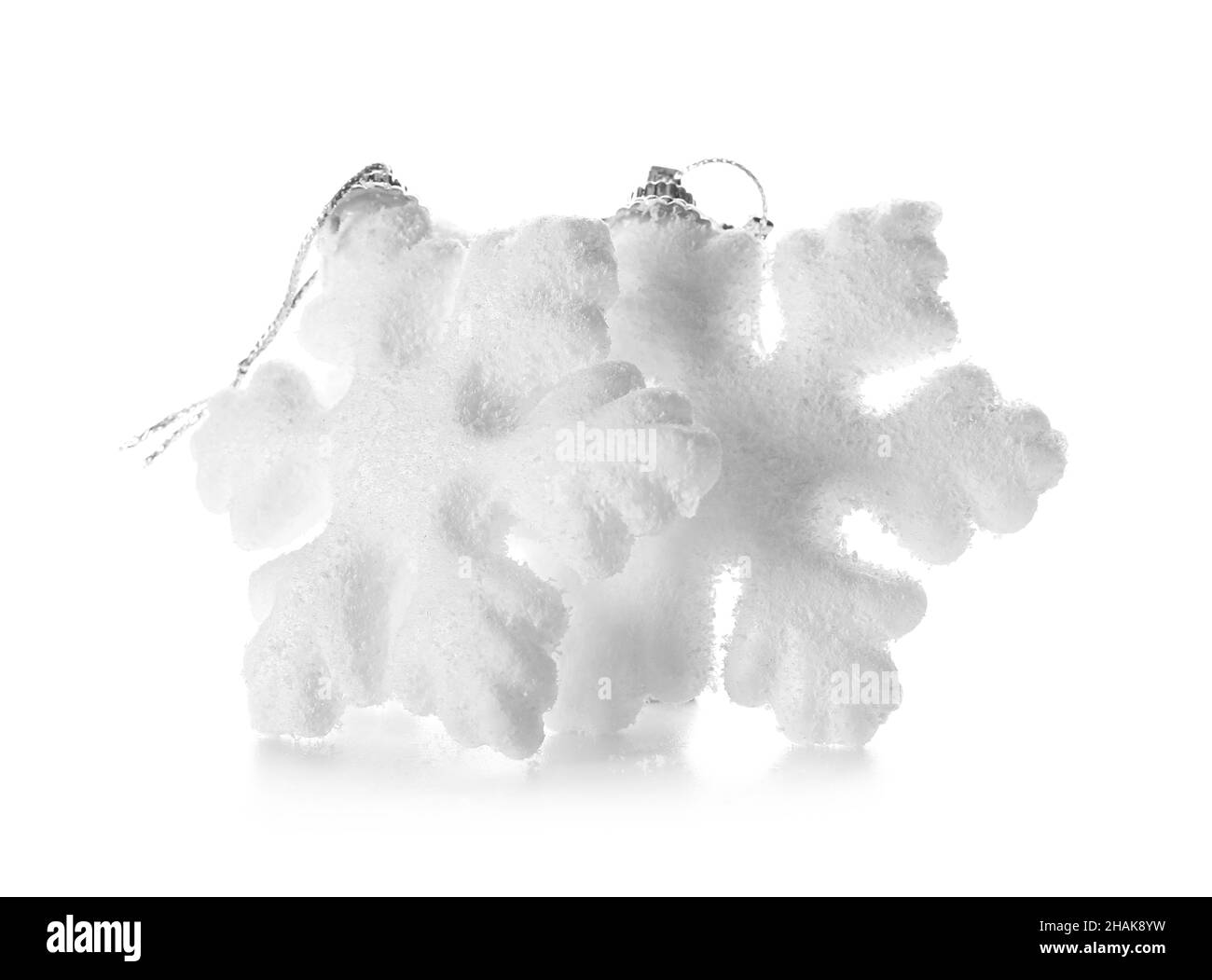 Magnifiques flocons de neige de Noël isolés sur fond blanc Banque D'Images