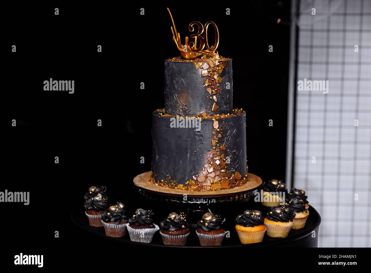 Gateau D Anniversaire 30 Ans Banque D Image Et Photos Alamy
