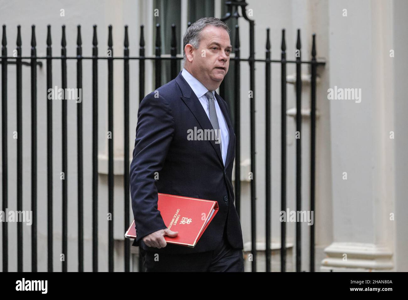 Londres, Royaume-Uni.14th décembre 2021.Le député Nigel Adams, ministre d'État sans portefeuille au Cabinet Office, marche dans Downing Street.On dit que la réunion du cabinet d'aujourd'hui est principalement basée sur Zoom, mais certains ministres ont choisi d'y assister à Downing Street.Credit: Imagetraceur/Alamy Live News Banque D'Images