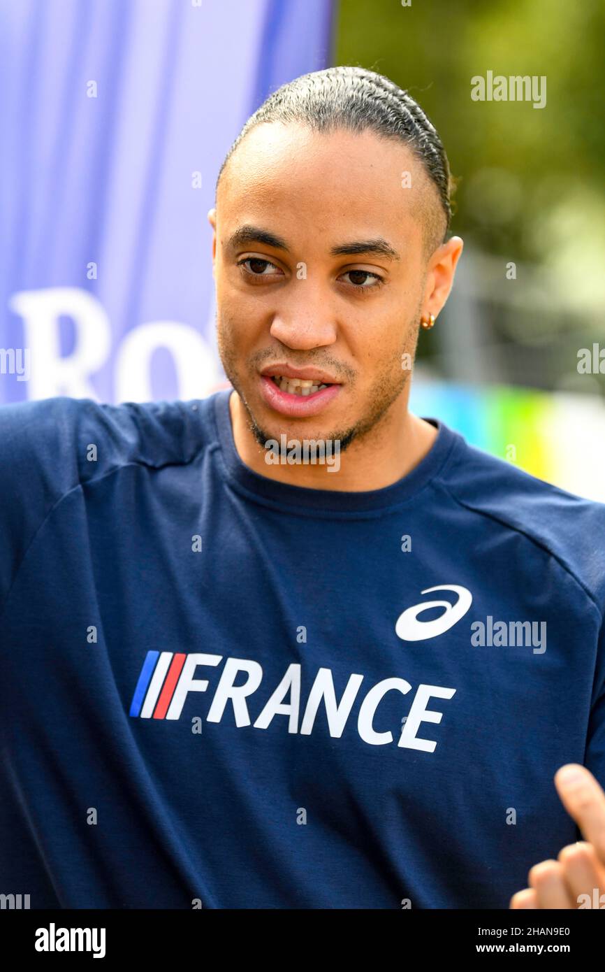 L'athlète Pascal Martinot-Lagarde, 100m haies, participe à la Journée Kinder Joy of Moving Athletics à Rouen (nord de la France) le 18 septembre 2021 Banque D'Images