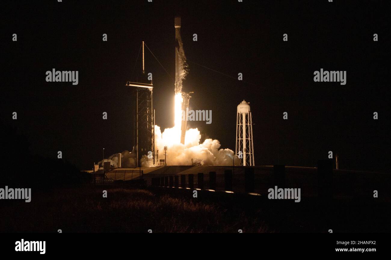 CAPE CANAVERAL, FLORIDE, États-Unis - 09 décembre 2021 - Lancement D'Une fusée SpaceX Falcon 9 avec le vaisseau spatial Imaging X-ray Polarimetry Explorer (IXPE) de la NASA o Banque D'Images