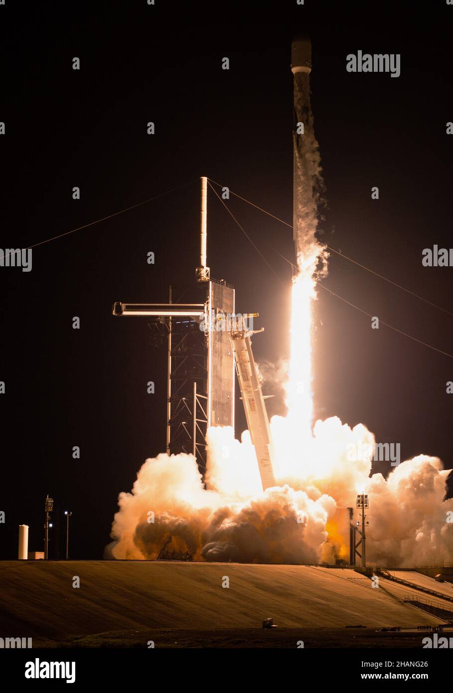 CAPE CANAVERAL, FLORIDE, États-Unis - 09 décembre 2021 - Lancement D'Une fusée SpaceX Falcon 9 avec le vaisseau spatial Imaging X-ray Polarimetry Explorer (IXPE) de la NASA o Banque D'Images