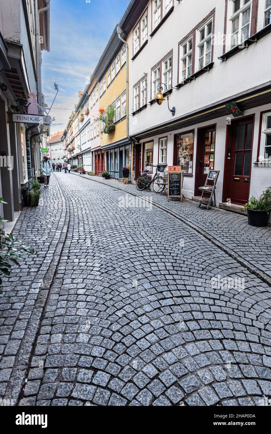 Sur le Krämerbrücke ou le pont du marchand à Erfurt, Thuringe, Allemagne. Banque D'Images