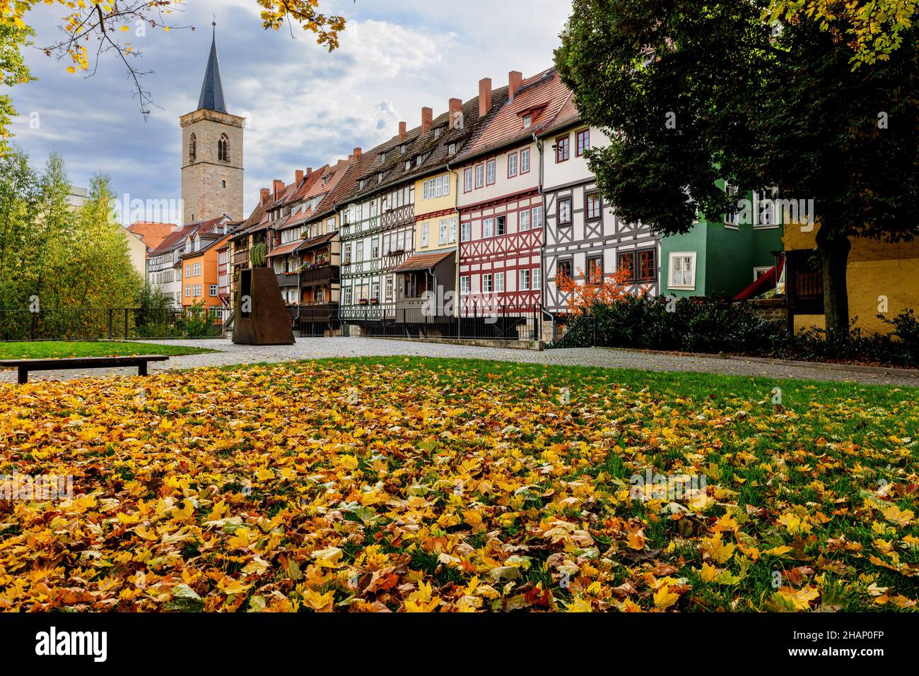 Le Krämerbrücke ou le pont du marchand à Erfurt, Thuringe, Allemagne. Banque D'Images