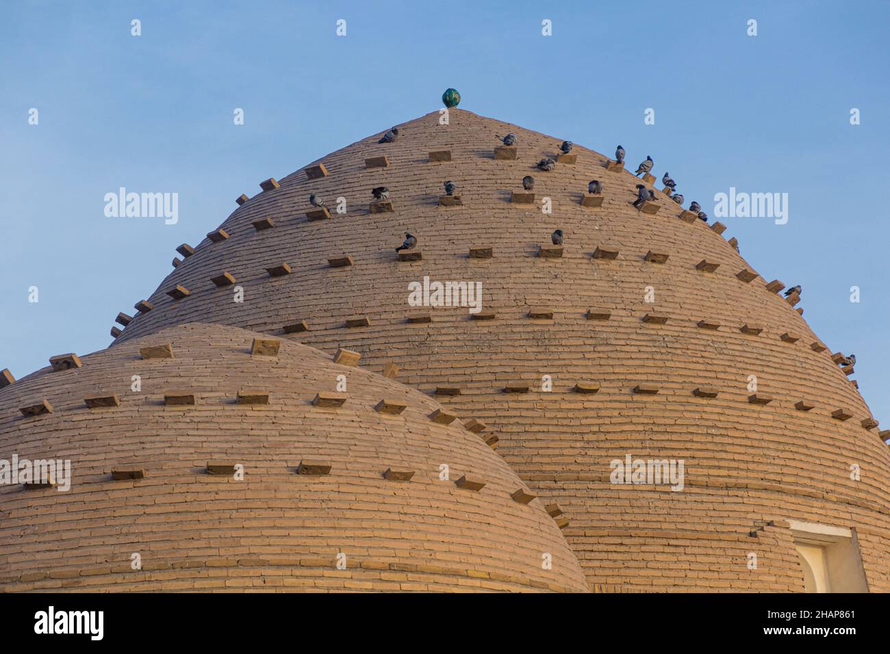 Coupoles de Nedjmeddin Kubra Najm ad-DIN al-Kubra Mausolée dans l'ancien Konye-Urgench, Turkménistan. Banque D'Images