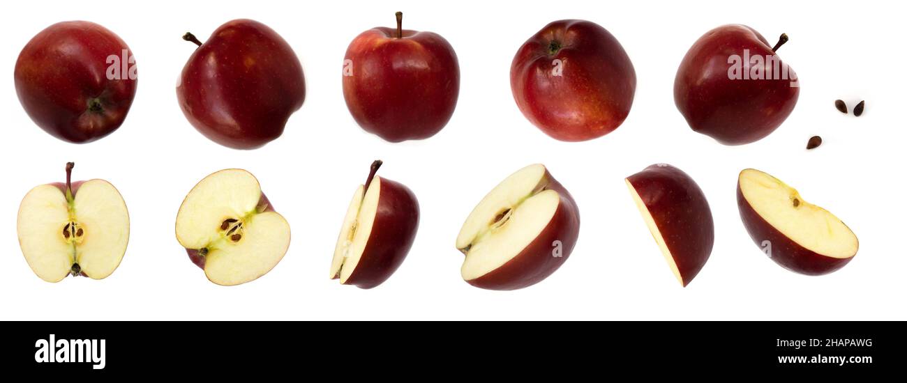 Tranches de pomme rouge coupées sur fond blanc isolé Banque D'Images